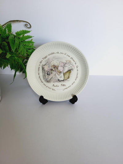 Vintage Beatrix Potter Mrs Tiggy Winkle Small Tea Plate - Wedgwood - Made In England - Diameter - 15 cm -