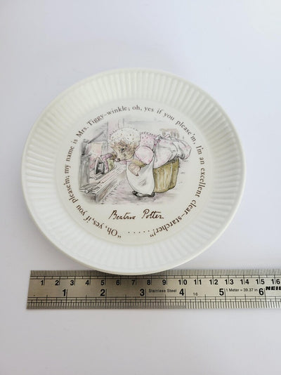 Vintage Beatrix Potter Mrs Tiggy Winkle Small Tea Plate - Wedgwood - Made In England - Diameter - 15 cm -