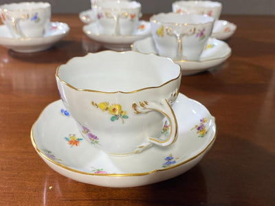 Meissen "Scattered Flowers" Tea/Coffee Service: 23-Piece Porcelain Set