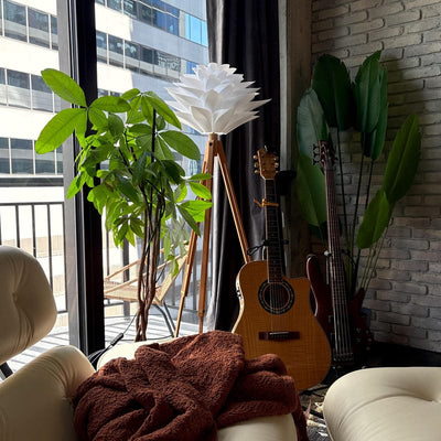 Retro tripod floor lamp – adjustable 125–170 cm, beech stand, flower shade, E27, warm light