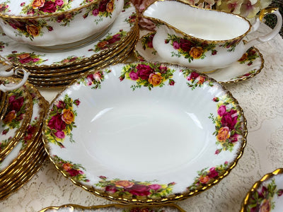 91 Piece Vintage Royal Albert Old Country Roses Dinner Service for 8, made in england ( Never Used)