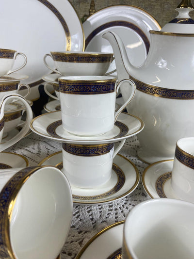 Royal Doulton Harlow dinner set