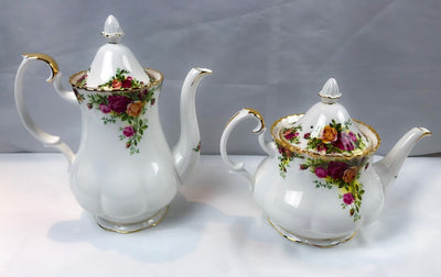 91 Piece Vintage Royal Albert Old Country Roses Dinner Service for 8, made in england ( Never Used)