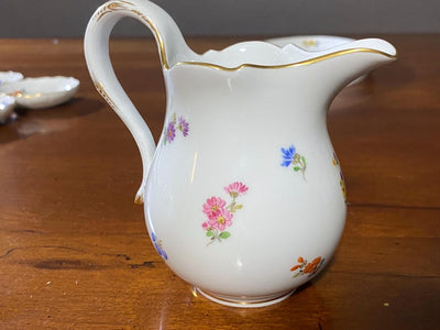 Meissen "Scattered Flowers" Tea/Coffee Service: 23-Piece Porcelain Set