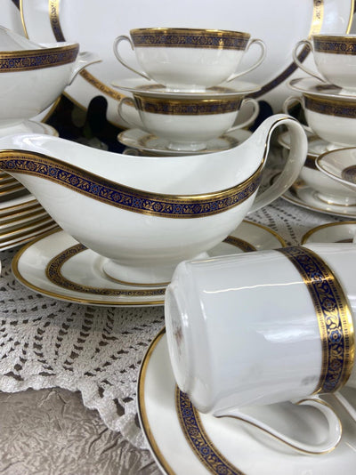 Royal Doulton Harlow dinner set