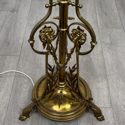 Antique 19th century decorative floor-standing lamp in brass, a very well made and finely crafted example of classic design. The lamp features exceptional attention to detail with beautifully executed brass mouldings, showcasing the quality and craftsmans
