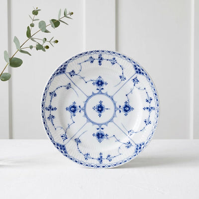 Royal Copenhagen Blue Fluted Half Lace #572 Antique Dinner Plate, ( price for 1 )
